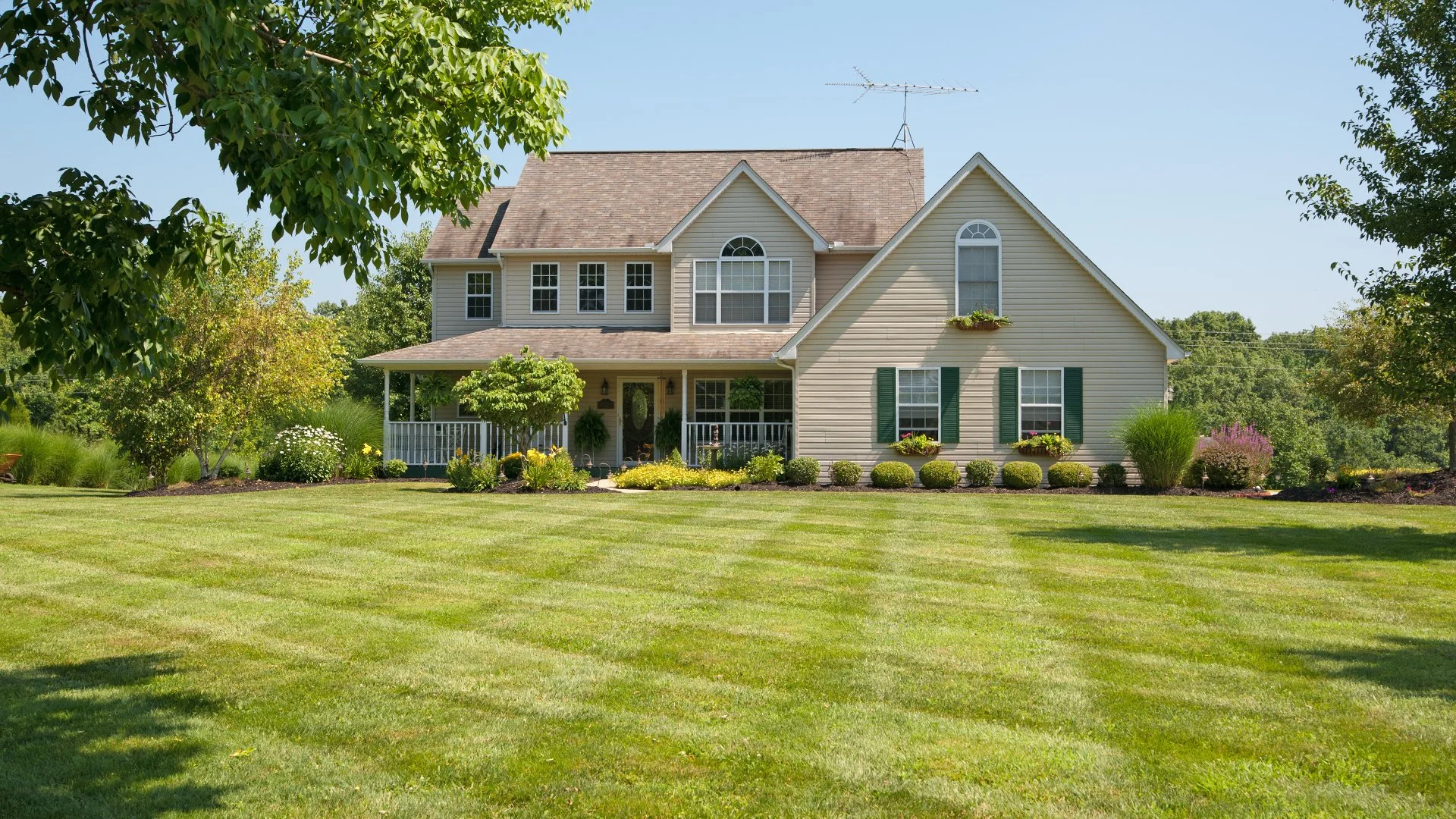 3 Mistakes You Might Be Making When Mowing Your Lawn