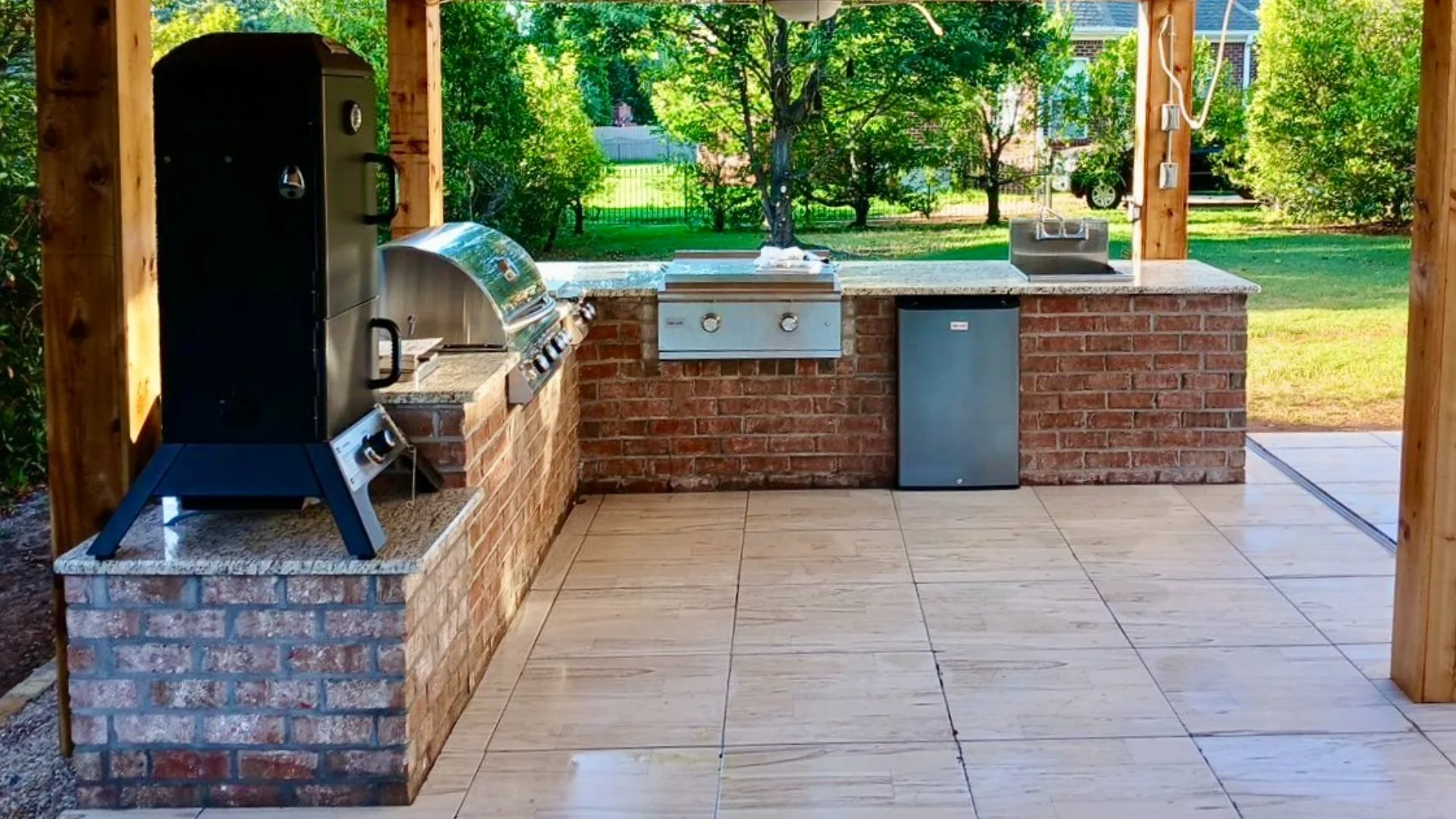 Things You’ll Want to Consider When Designing an Outdoor Kitchen